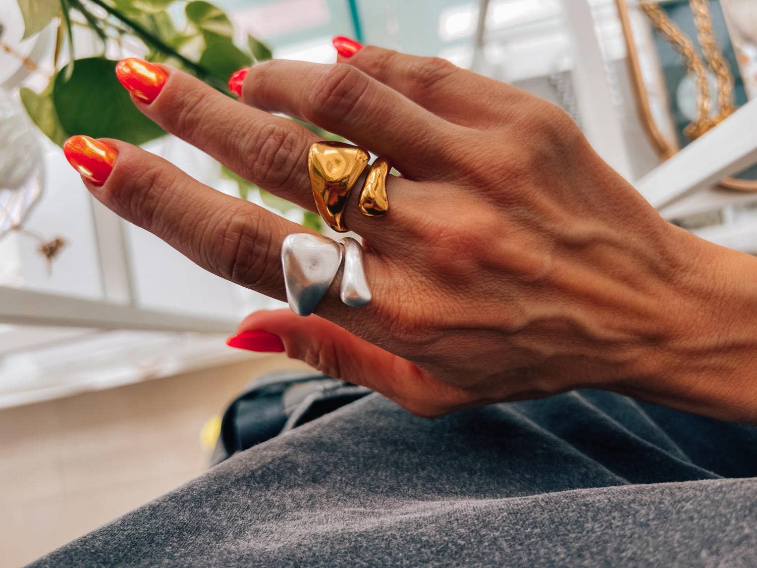 Goupi – Anel de cocktail/declaração por atacado – Anéis grossos martelados em prata e ouro1