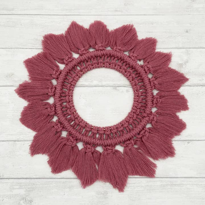 Bergin & Bath – wholesale DIY craft kit – Macrame Kit - Mandala - Berry Pink. Craft kit for adults