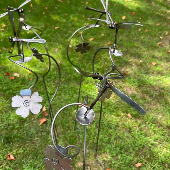 Pauls Metal Petals - Wholesale Outdoor Ornament/Decor - Single Dragonflies - Flower2