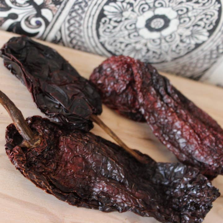 Les Epices Curieuses - Wholesale Dried Spice Mix - Pisalla de Oaxaca - Whole and dried chili pepper3