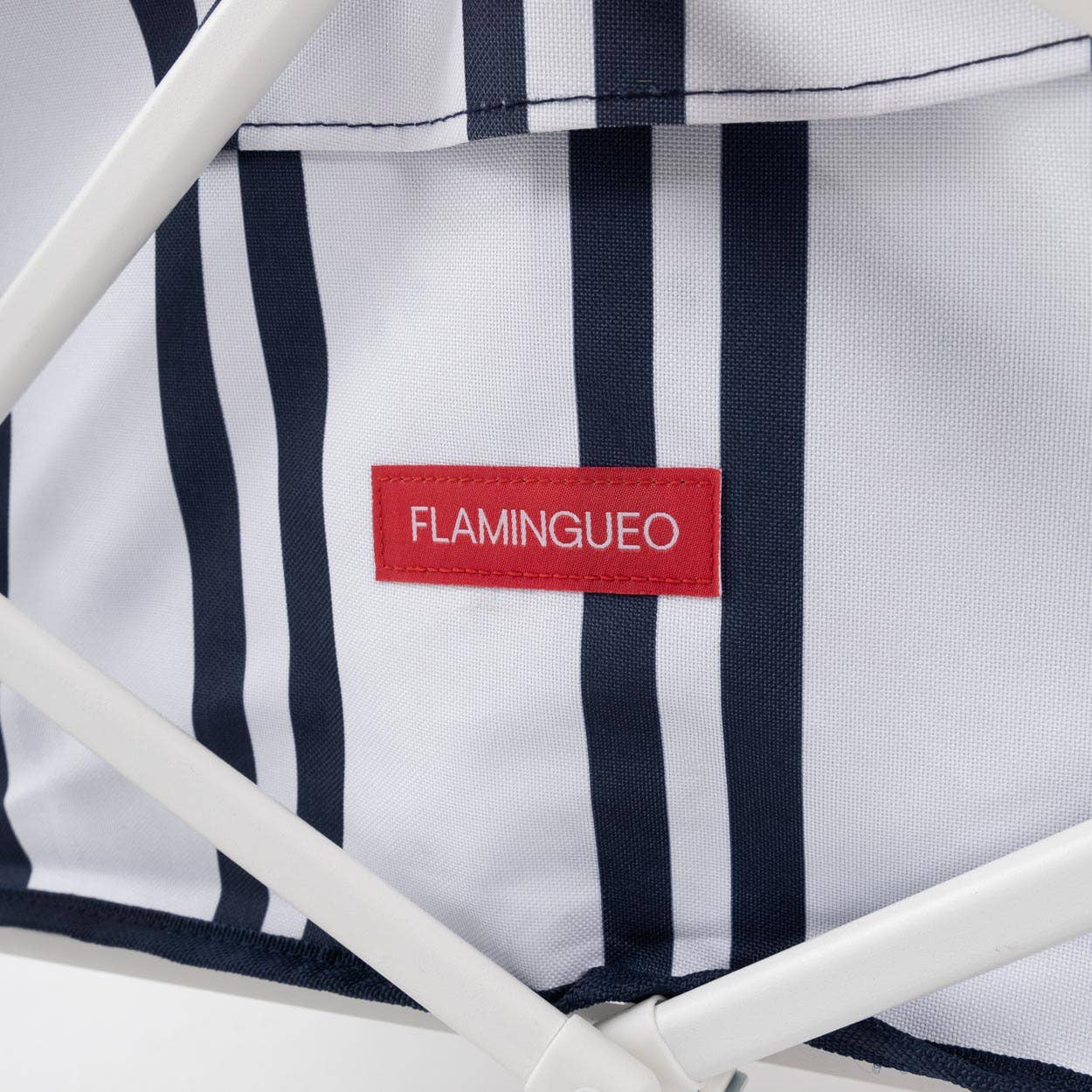 Flamingueo – Großhandel Strandzubehör – Flamingueo faltbarer Mehrzweck-Strandwagen mit blau gestreiftem Design3