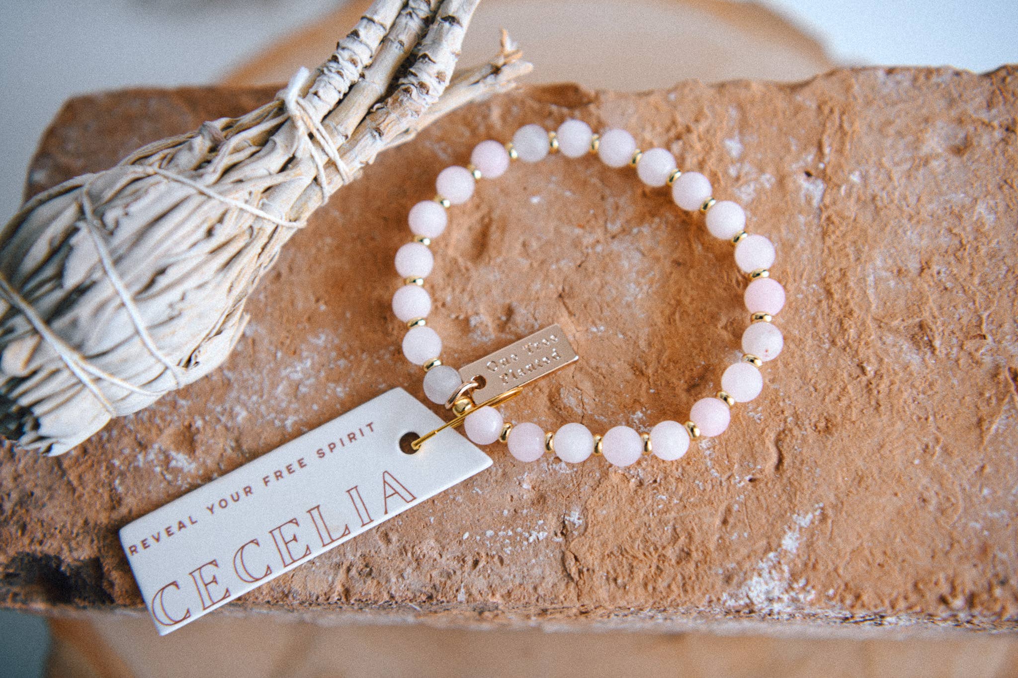 Cecelia Designs Jewelry – Engroshandel Perlearmbånd – Private label armbånd med ædelstens- og guldsperler2