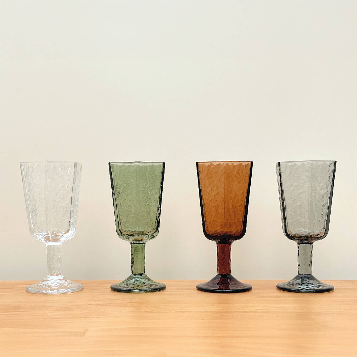 Opjet Paris - Venta al por mayor Copas de vino - Copa con pie Rocky ámbar diámetro 8 cm altura 16,5 cm1