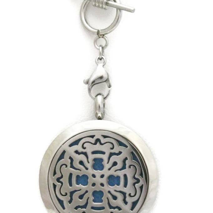 Destination Oils - Wholesale Aromatherapy Necklace - Relic Silver Toggle Close Stainless Steel Diffuser Necklace