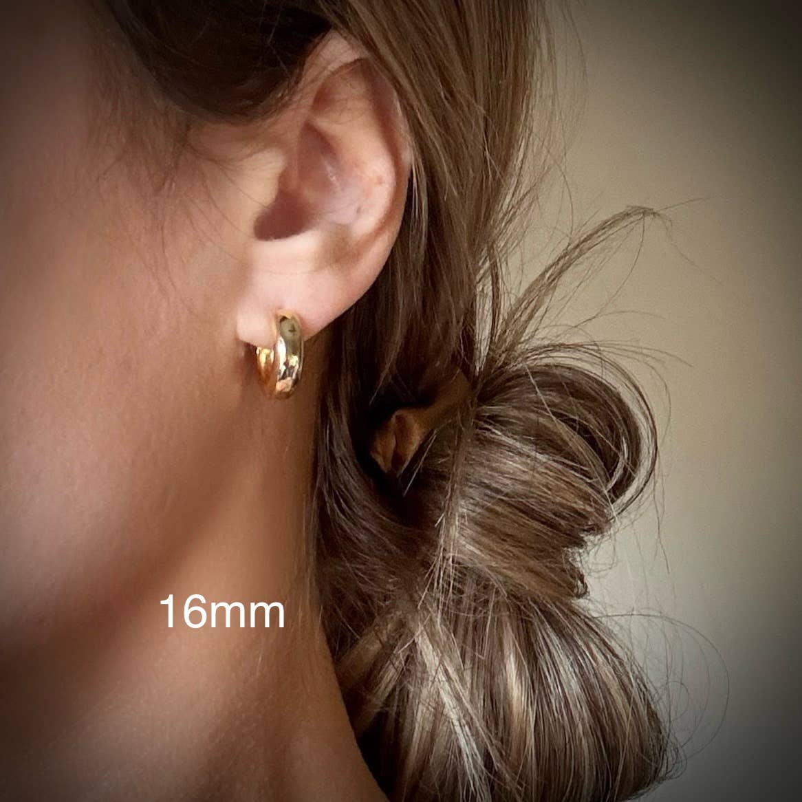 SALT by Sarah Curtis - Wholesale Hoop Earrings - CHUBBIE HOOPS | gold | everyday hoop earrings | clasp hoops4