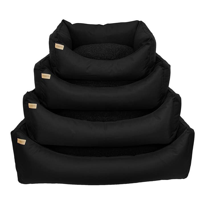 Cuccia Impermeabile Nera per la vendita all'ingrosso da parte di Earthbound Italia