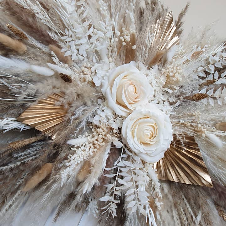 Opal Lily - Wholesale Dried/Pressed Flowers - Dried Pampas Wall Decor - Brown3