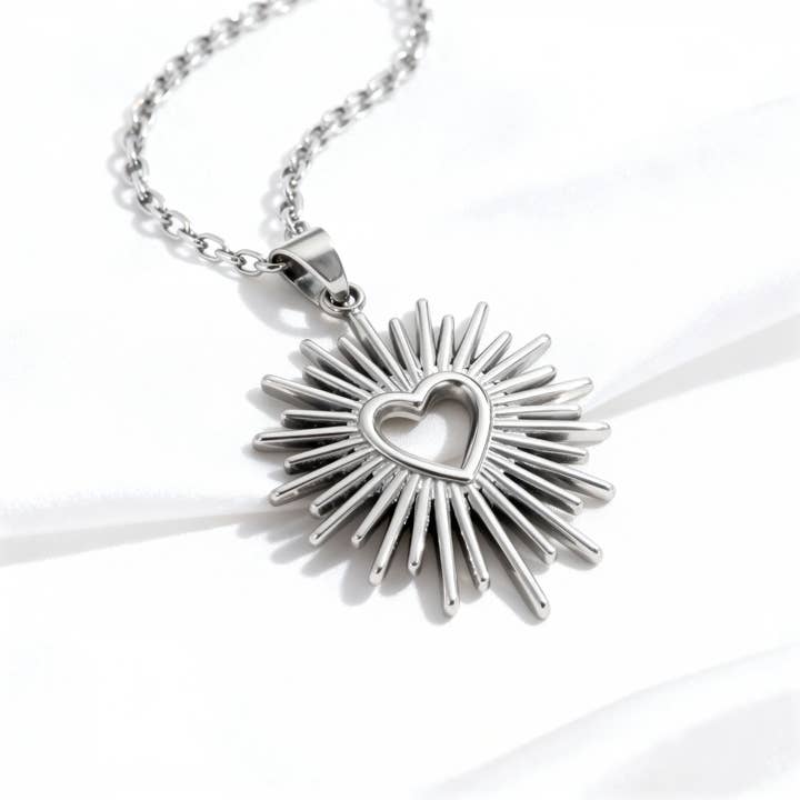 WJW – Großhandel Individueller Charm/Anhänger – Sunburst-Herz-Anhänger aus strukturiertem Edelstahl mit PVD-Beschichtung aus 18 Karat Gold3