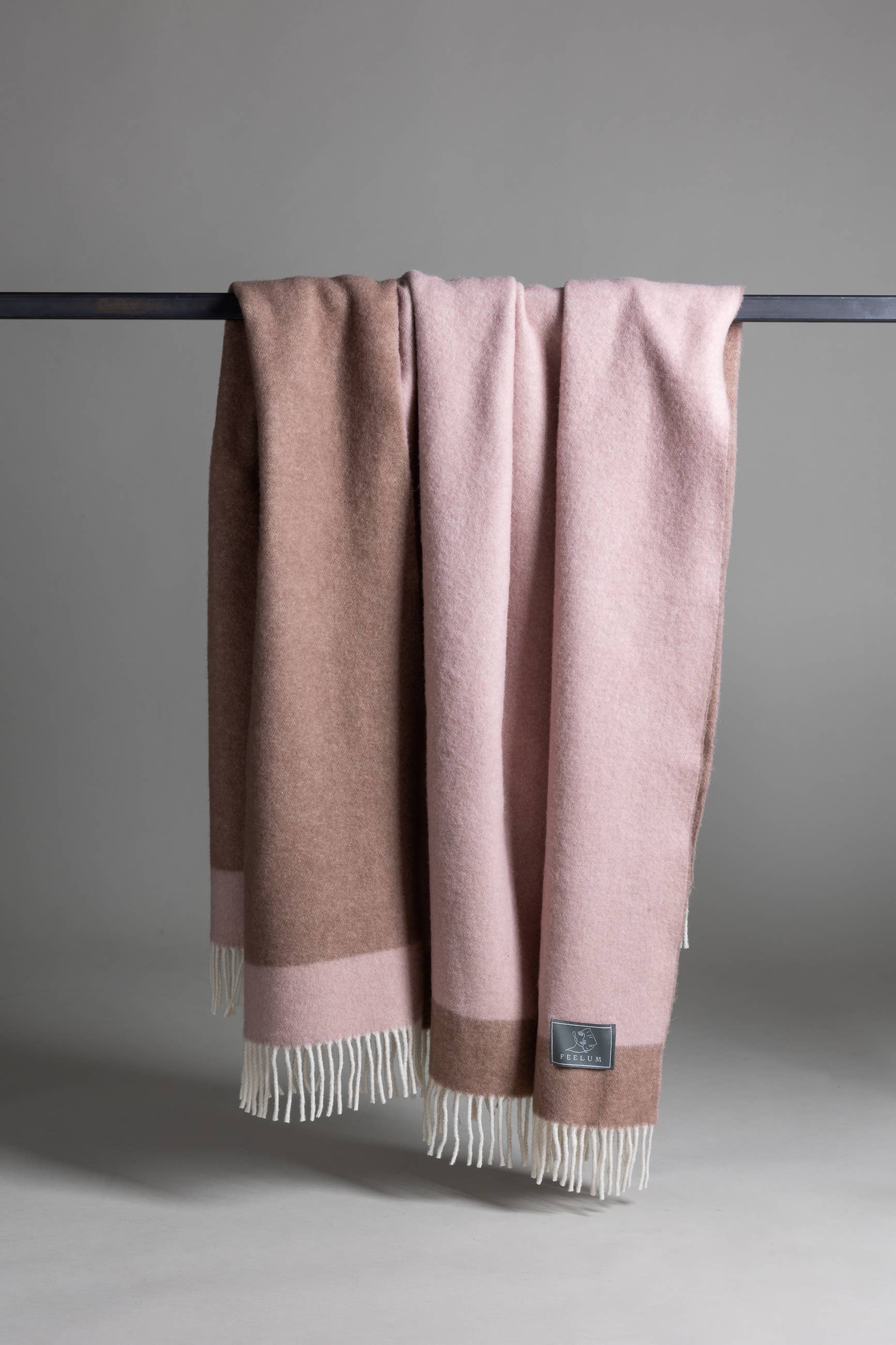 FEELUM homelinen by David Home srl - Wholesale Throw Blanket - TEOREMA plaid 15% cashmere 85% wool10