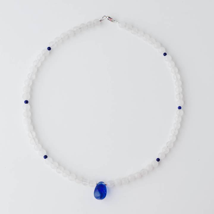 Collier en Quartz Bleu & Jade Blanc – Bijoux en Pierres Précieuses de Guérison en Argent Sterling avec Lapis Lazuli par LoveGem Studio pour la vente par LoveGem Studio LLC