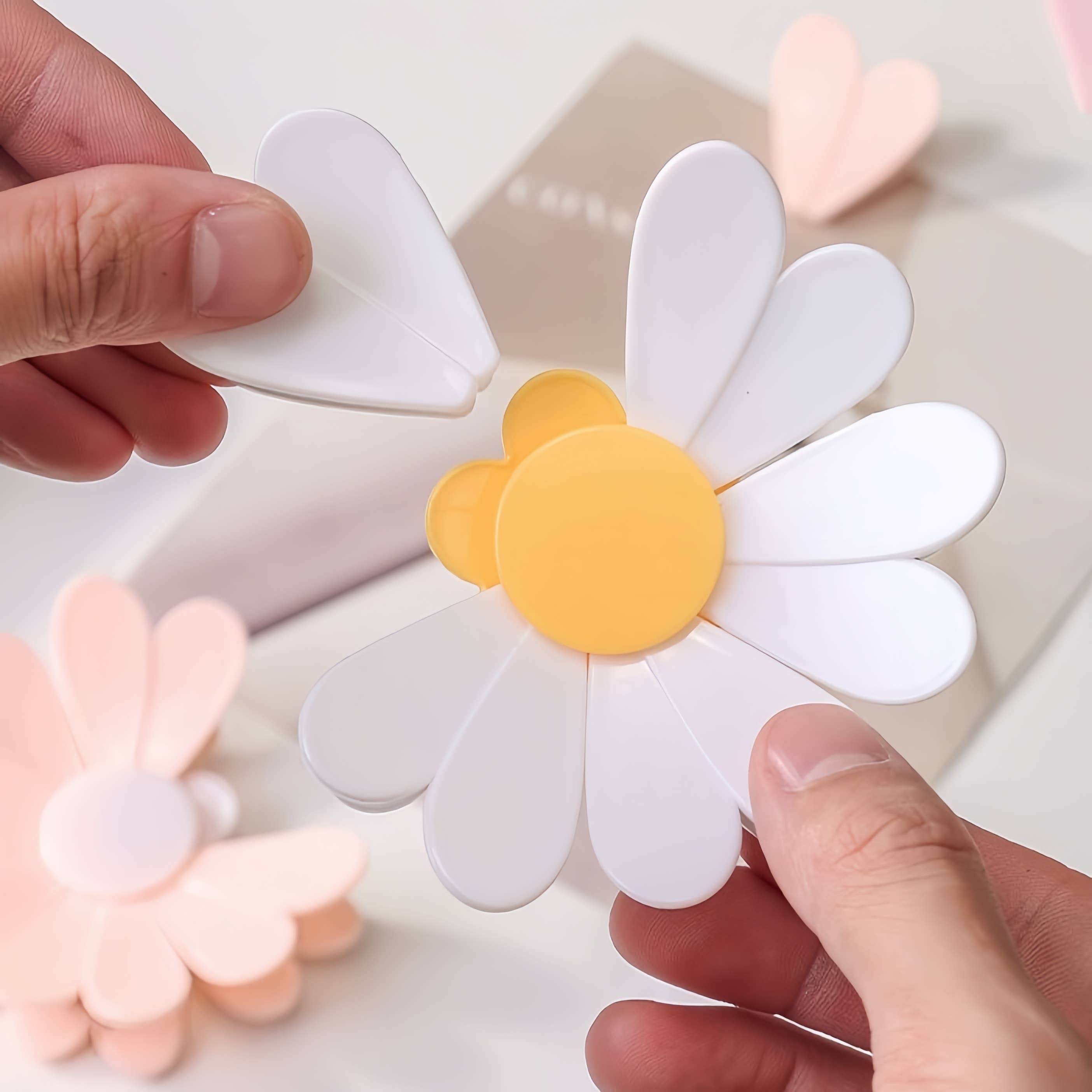 Otterware – Ferramenta/gadget de cozinha por atacado – Selador de Sacos Magnético Daisy Multi-Clip (6 Clipes)3