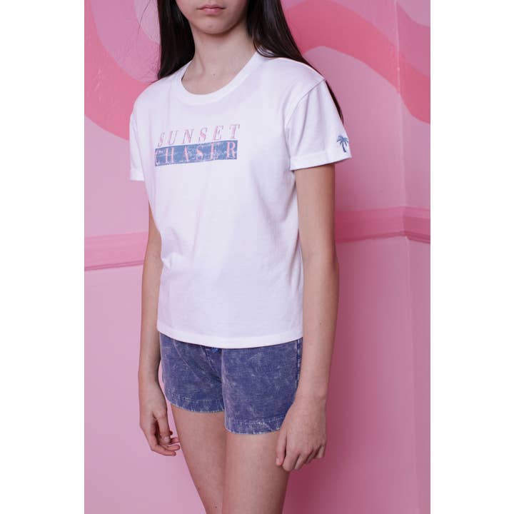 T-shirt graphique Sunset Chaser à manches brodées Tween pour la vente par Paper Flower