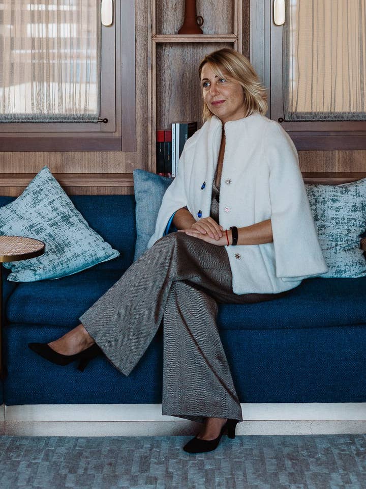 Ca’ Beltà - Wholesale Coat - Women's - White Snowdrop Cape4