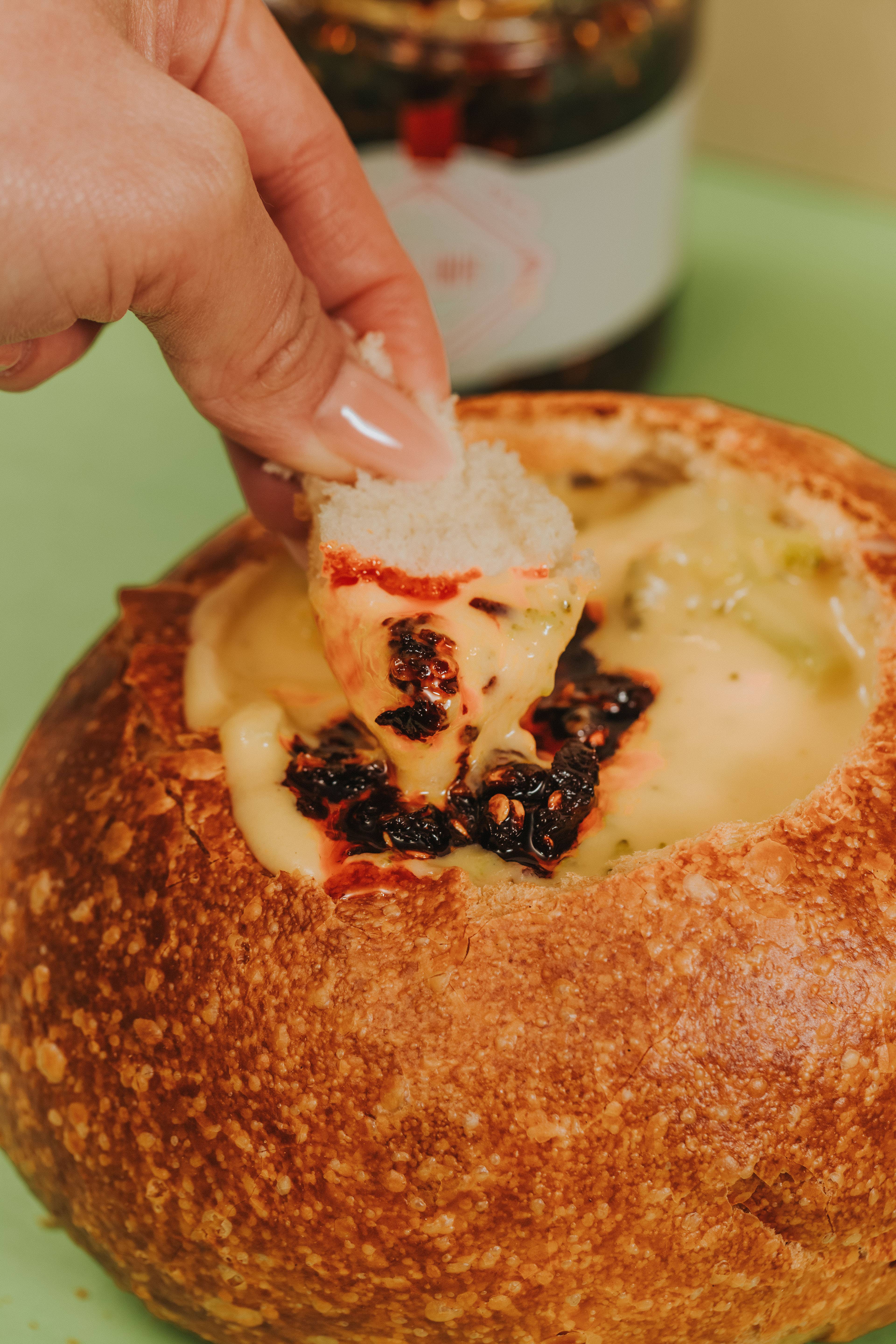 Me's Way LLC - Wholesale Sauce - MẸ’S WAY CHILI SAUCE-REGULAR-8oz11