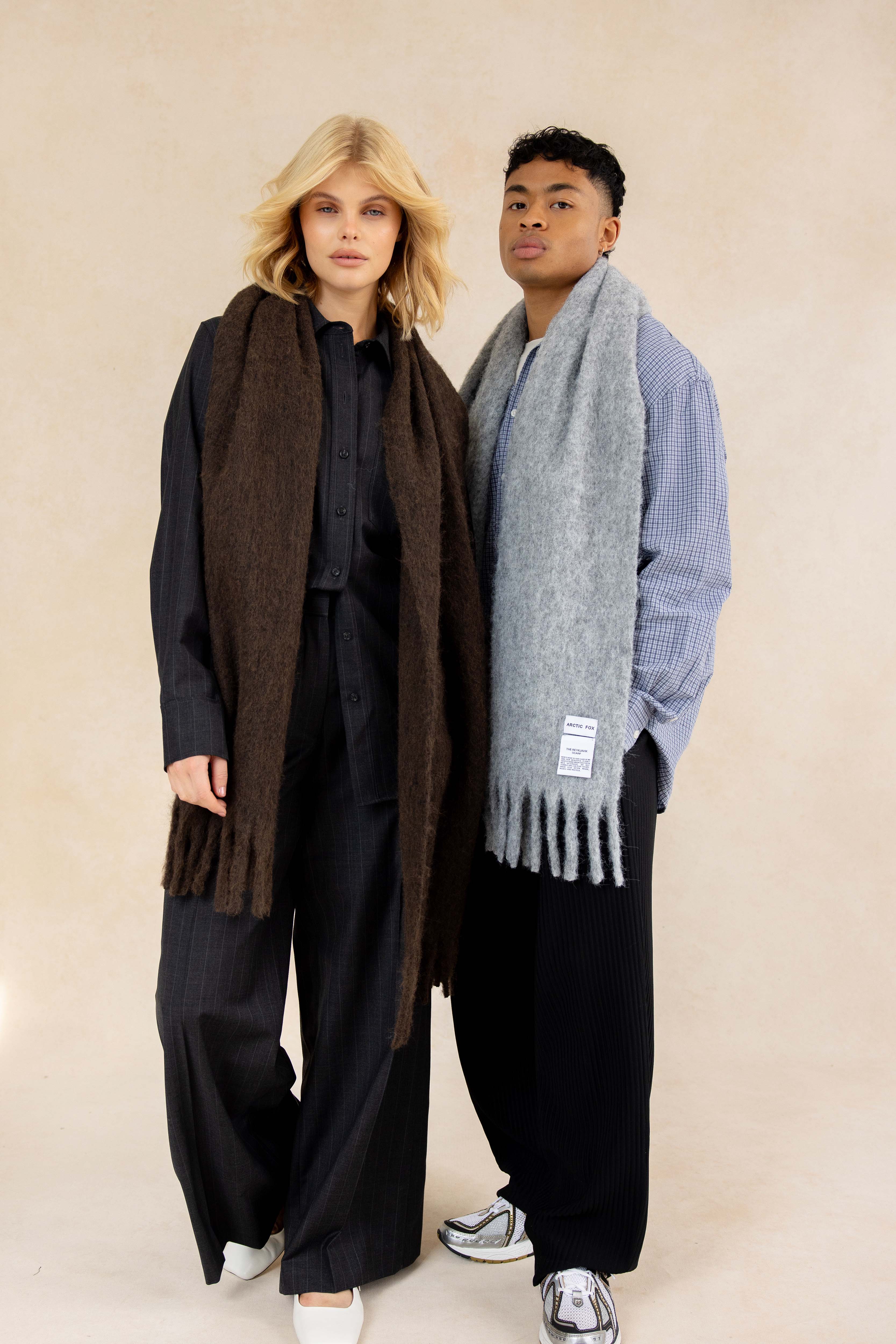 ARCTIC FOX & CO. - Vendita all'ingrosso Sciarpa - Donna - La Sciarpa Reykjavik con Lana RWS - Grigio - AW2514