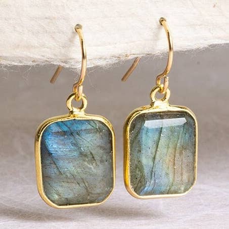 Labradorit Emerald Cut Gold Drop Dingle Örhängen för wholesale av Soul & Little Rose