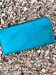 Green flat wallet made of leaves by Tree Tribe for wholesale by Velvety