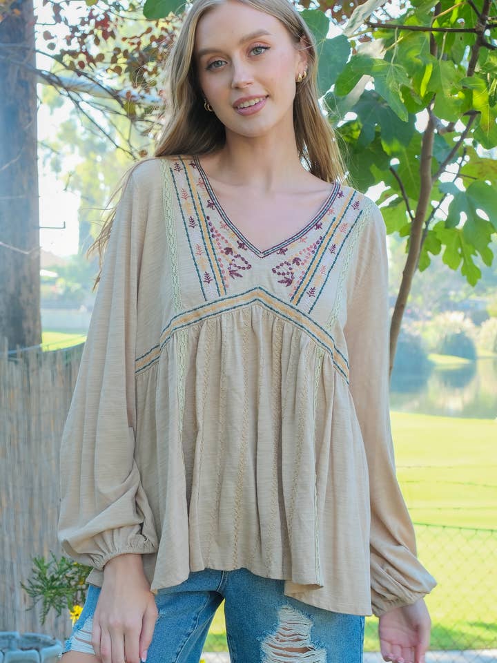 Blouse Bohème Brodée à Col en V-IT4957 pour la vente par Nicabel