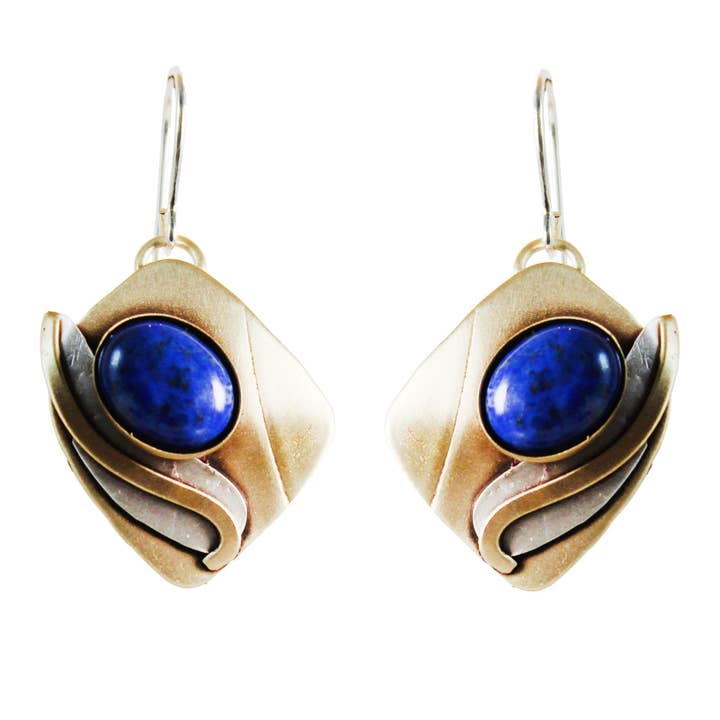 Orecchini in Bloom Sterling, ottone e lapislazzuli per la vendita all'ingrosso da parte di Whitney Designs Ltd.