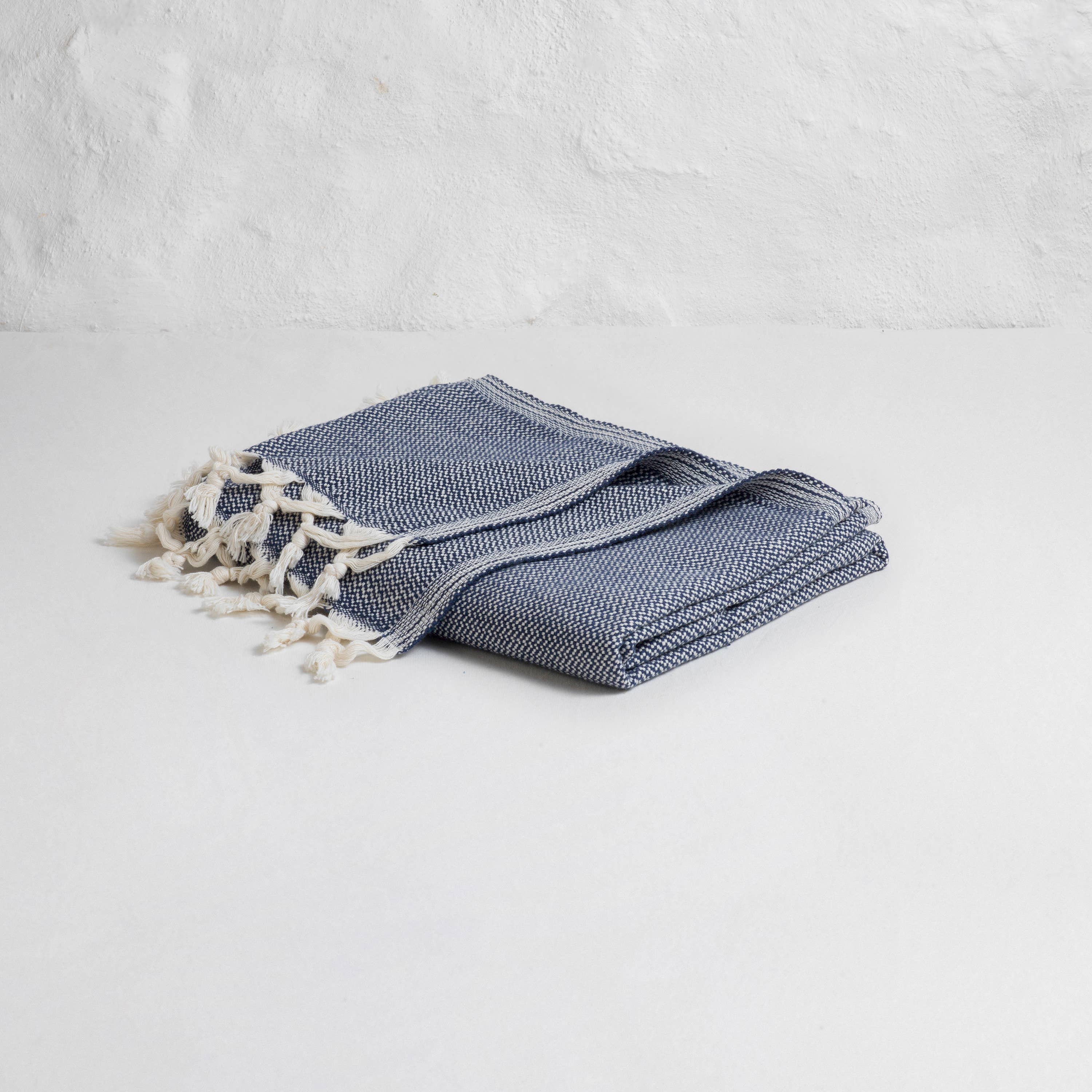 loom.ist - Wholesale Throw Blanket - Pebble Throw1