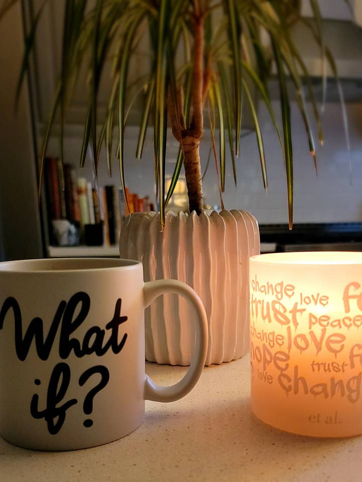 No. 9 "1624" Citrus Woodsy 10 oz soy blend candle WHT for wholesale by et al life