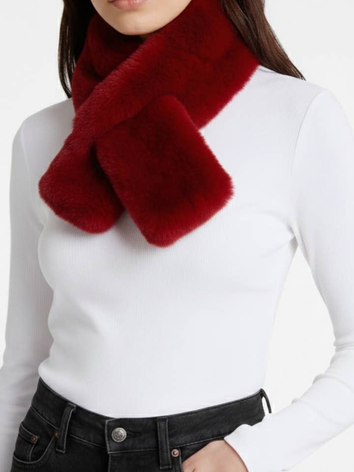 Kimmy Faux Pelskrave - Dybrød for engroshandel hos Libby Loves