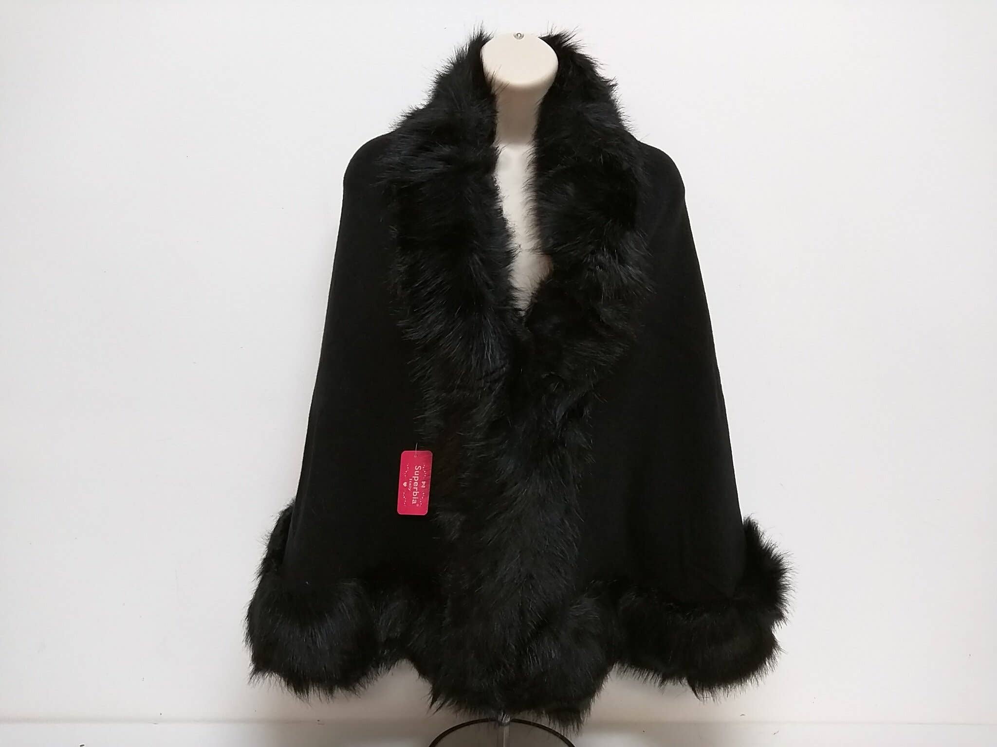 Preto Xale capa de pele sintética único tamanho Superbia para venda a revendedores na Faire