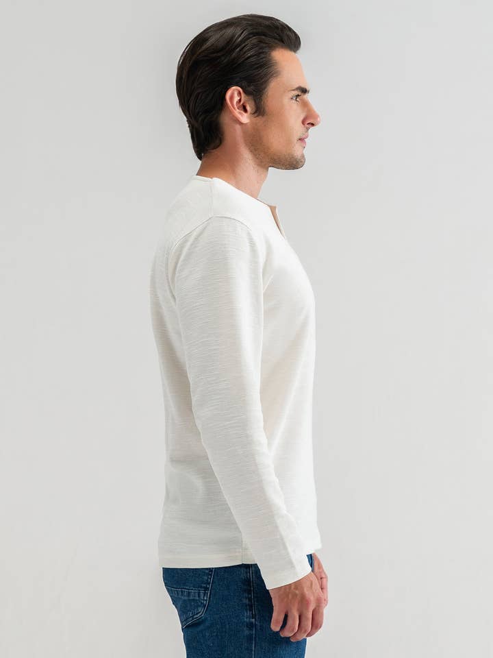Brian Oak Limited – Großhandel T-Shirt – Herren – Langärmliges Off-White T-Shirt mit Struktur und Rundhalsausschnitt