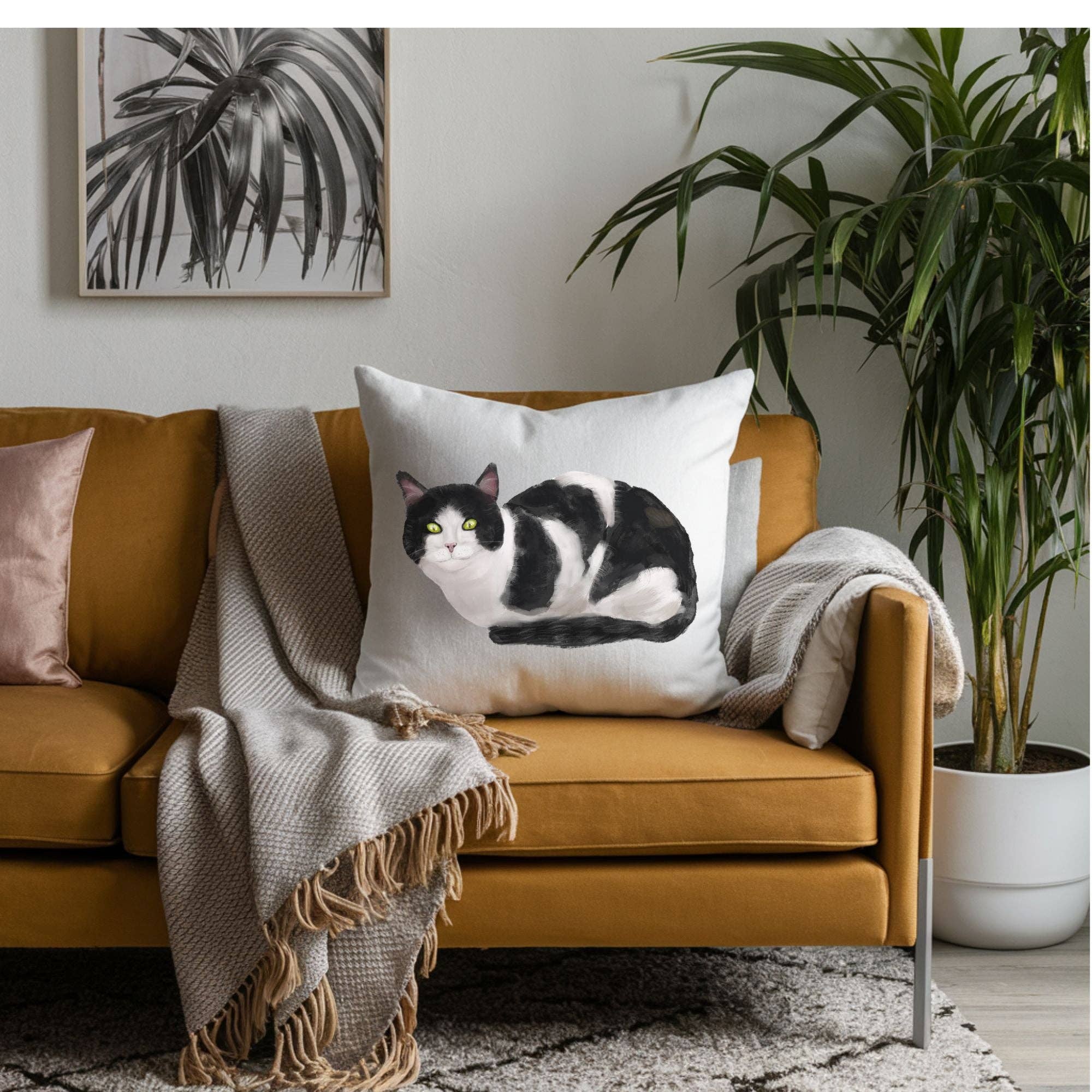 MerikaArt - Wholesale Throw/Decorative Pillow - Black and White Cat Pillow0