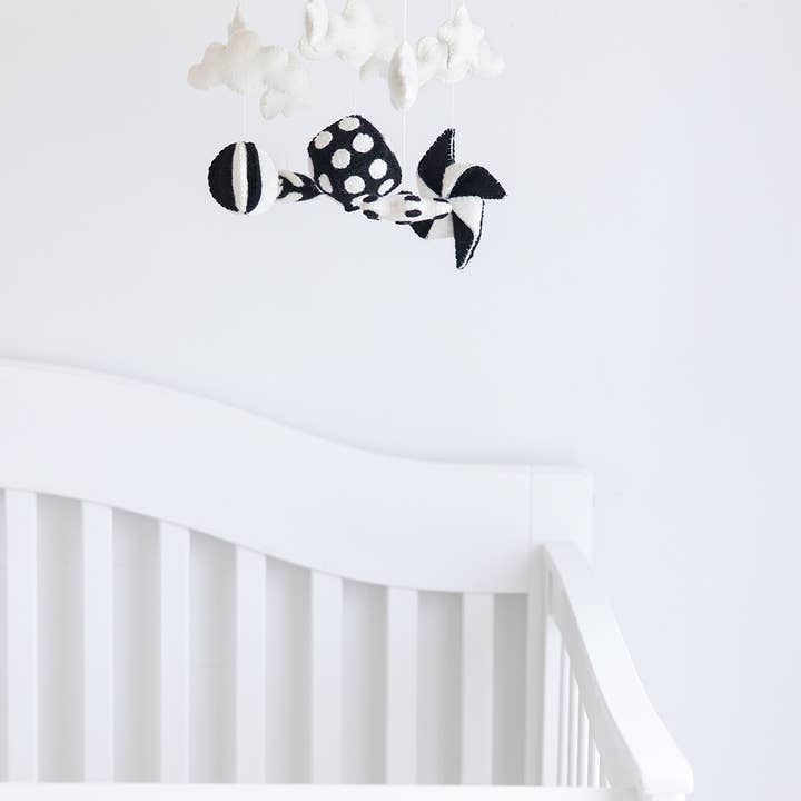Nivas – wholesale Baby mobile – Handmade Black & White Contrast Shapes Crib Mobile