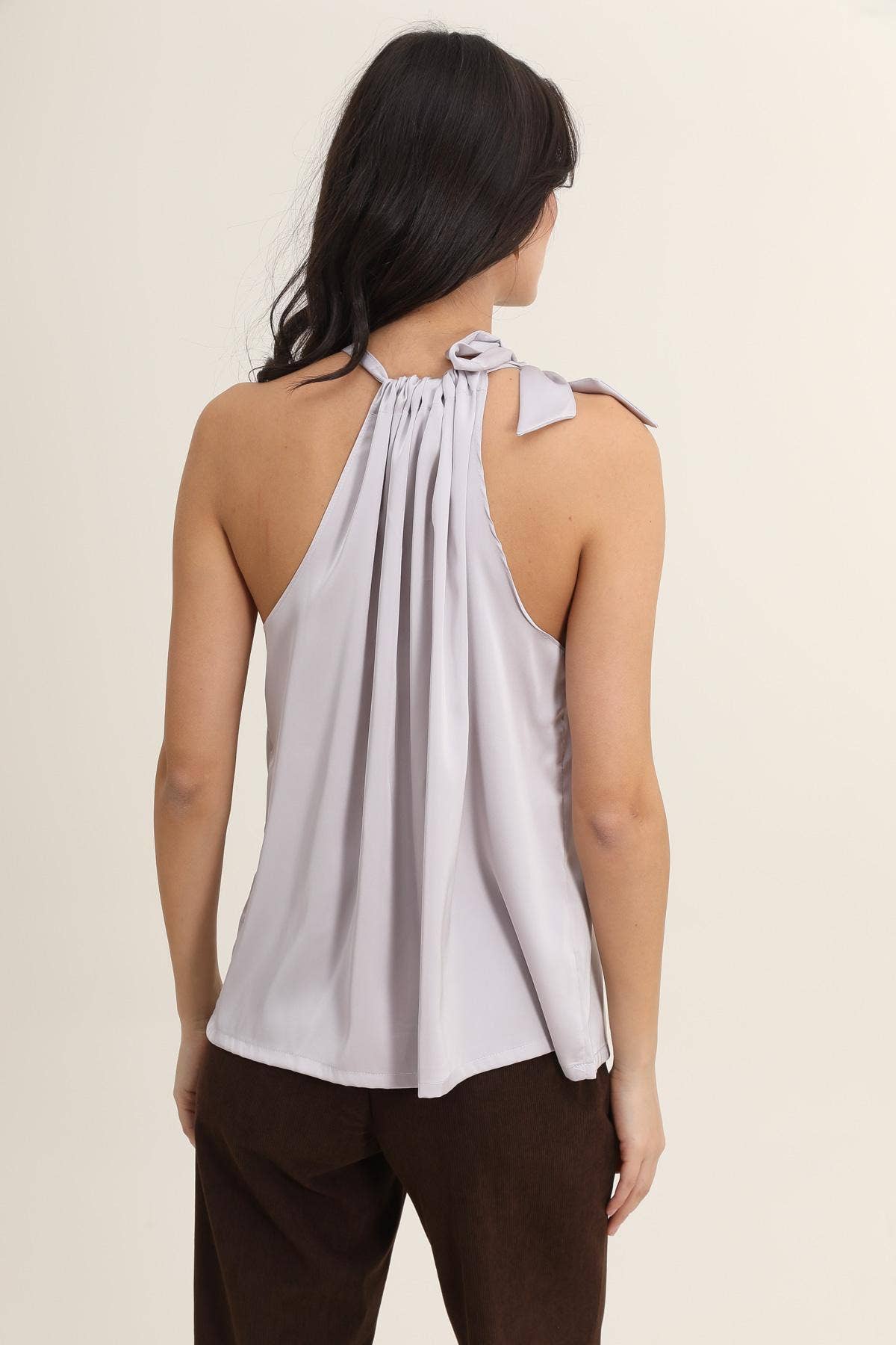 CHOKLATE PARIS - Wholesale Blouse - Dames - Satijnen top Elisabeth met strik bij de kraag - CK0809047