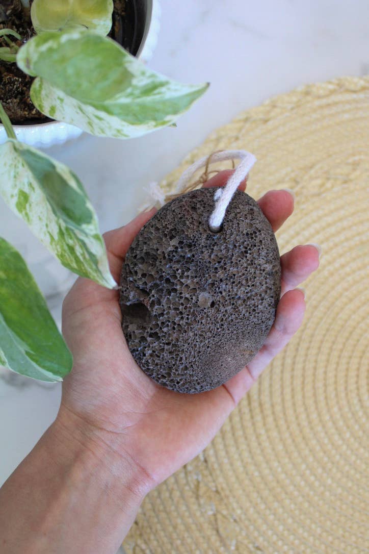 Me Mother Earth - Wholesale Pumice/exfoliating stone - Lava Pumice Stone with Cotton Hanging Loop1