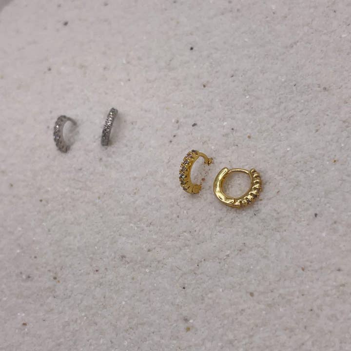 House of Au.ORA – wholesale Huggieörhängen – Miljoner Dollar Baby Huggies2