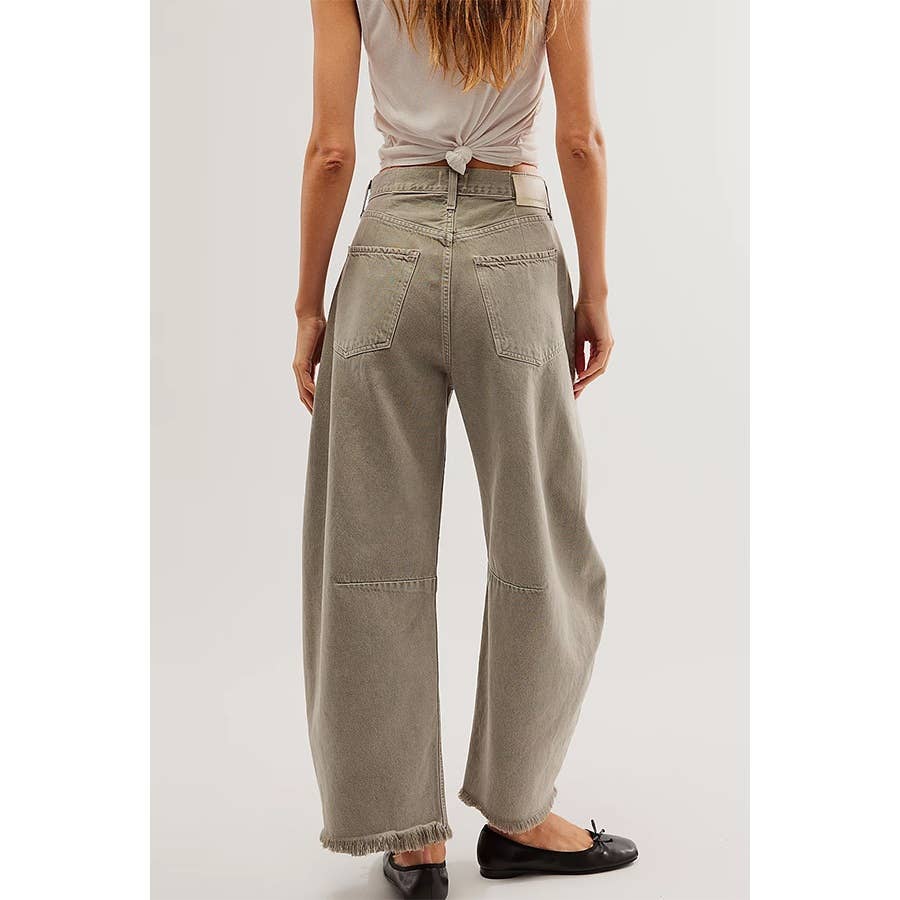 Paperdoll – Großhandel Jeans – Damen – Mehrfarbige, kurz geschnittene, lässige Jeans mit weitem Bein9