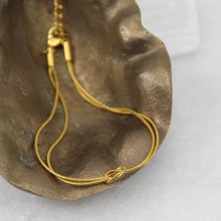 Veluna - Wholesale Link & chain bracelet - The Eclipse Wore Gold Knot Bracelet1