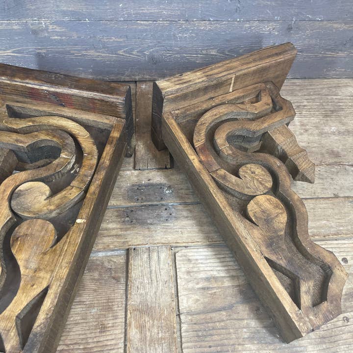 My Amigos Imports - Wholesale Bookend - Brookwood Farmhouse-Corbel-6.5Wx10.5Dx16H--Waxed Brown