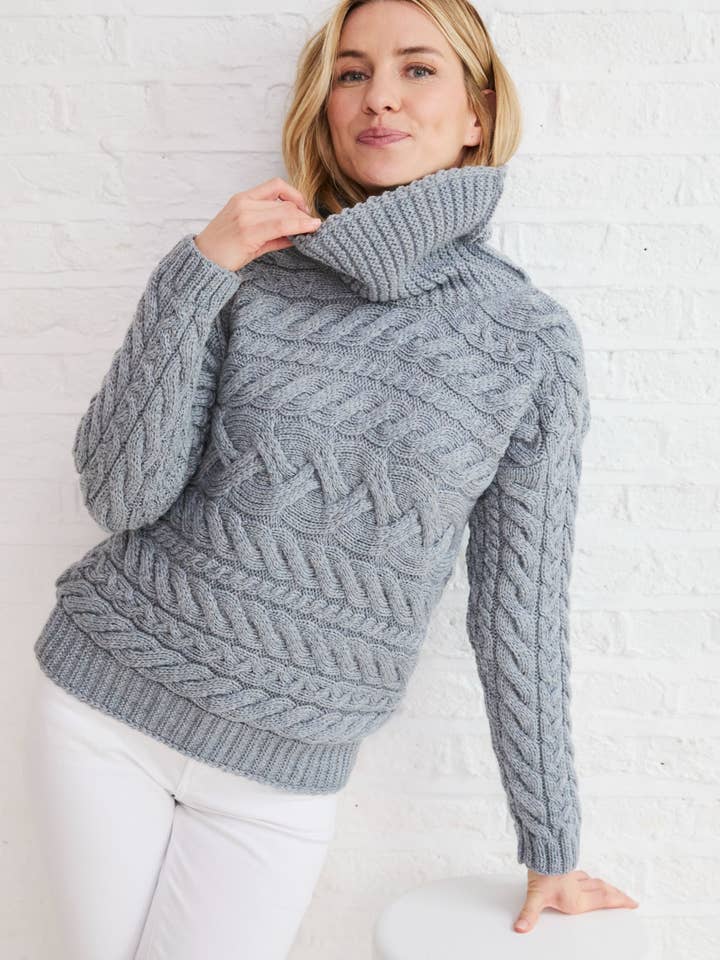 Derreen Aran strik med vandret kabelstruktur - Denim for engroshandel hos Aran Woollen Mills