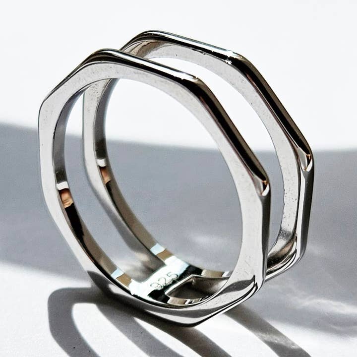 BAGUE OCTOGONALE À DOUBLE ANNEAU - R-F11054 pour la vente par HolyBang Jewels