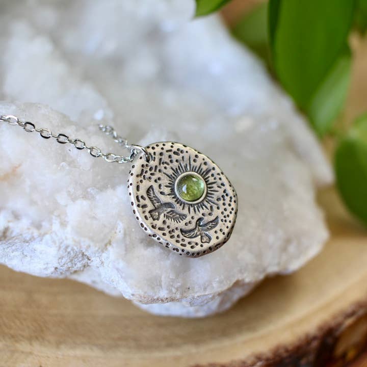 Sonnen- und Vögel-Peridot-Halskette für den Großhandel von Livin Freely