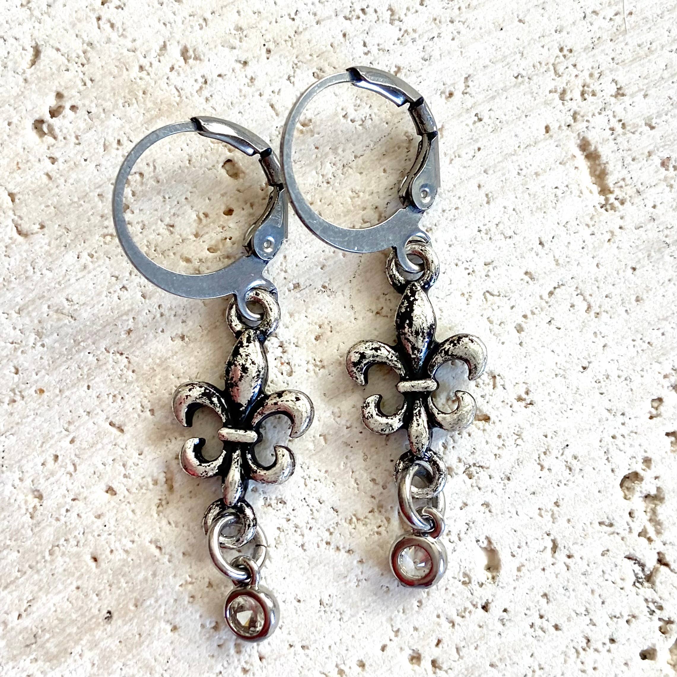 VB&CO Designs Handmade Jewelry - Wholesale Dangle Earrings - Simple fleur de lis earring boutique French jewelry 2