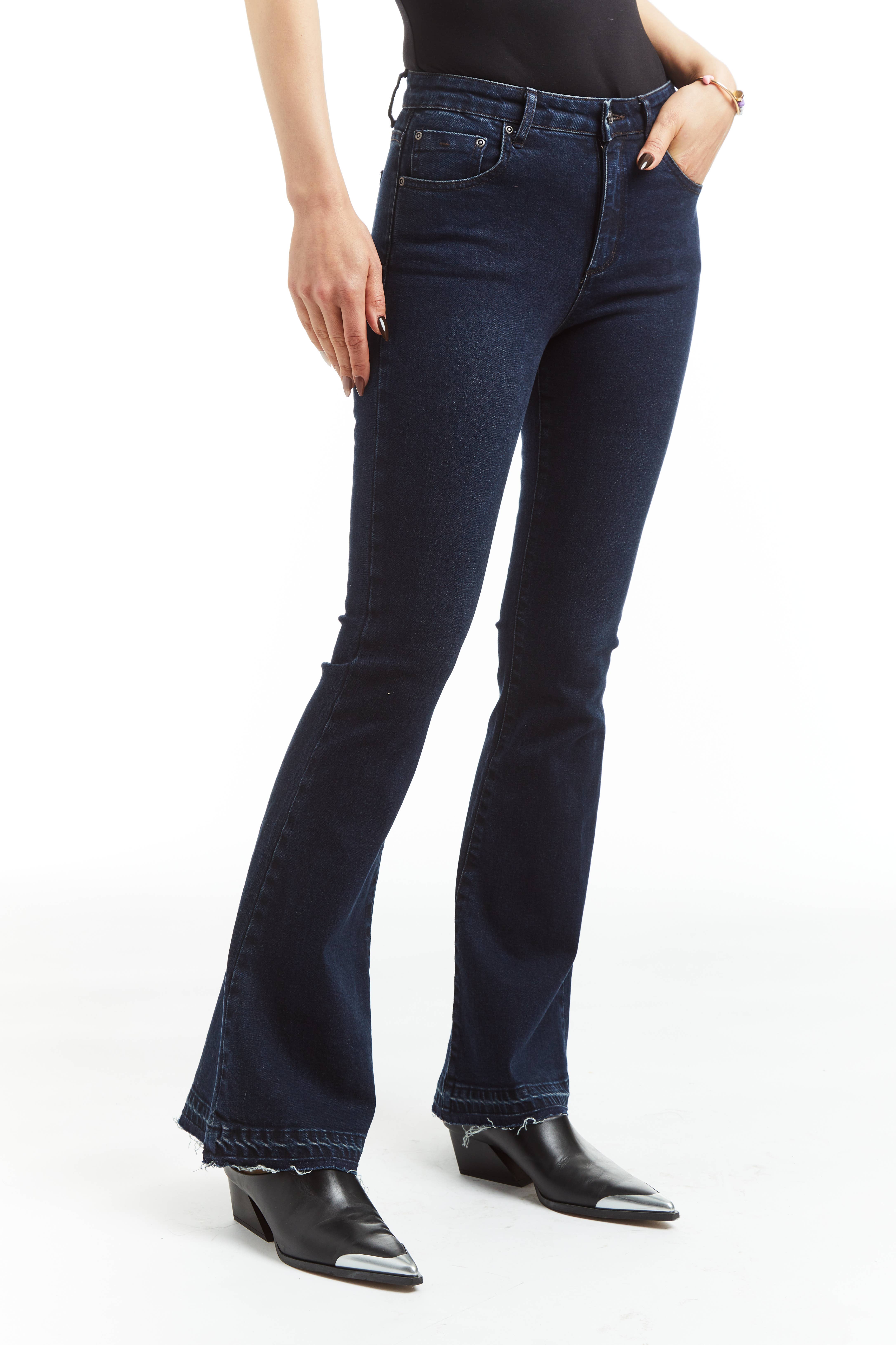 DUNKLES INDIGO SEXY FLARE FÜR DAMEN MIT HOHEM SAUM/9F502-5-D9AA für den Großhandel auf Faire1