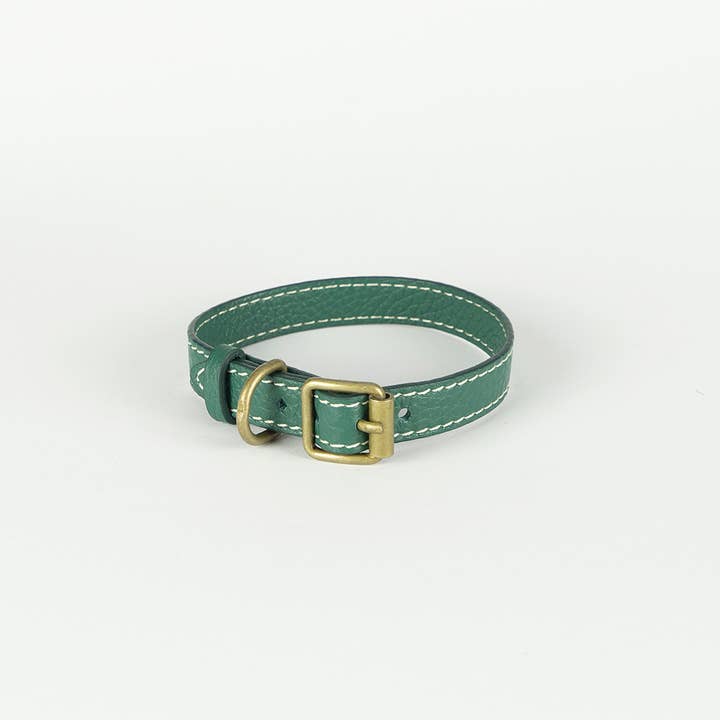 Collier plat en cuir Agnes - Vert, Extra Small pour la vente par Clementine est dogs