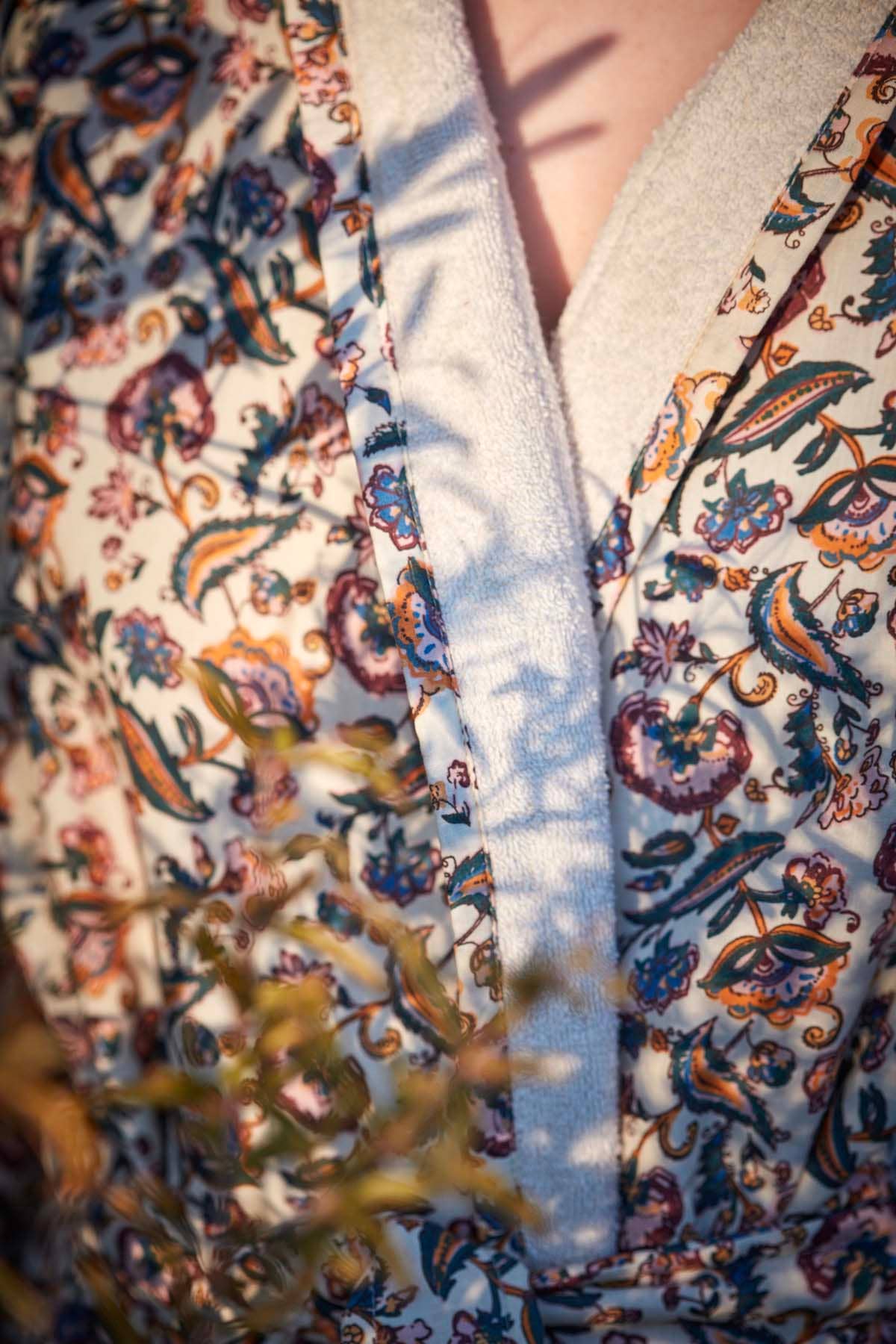 Cr me Feuille Sauvage Leila Adult Bathrobe - flowers - yellow - green for wholesale on Faire2