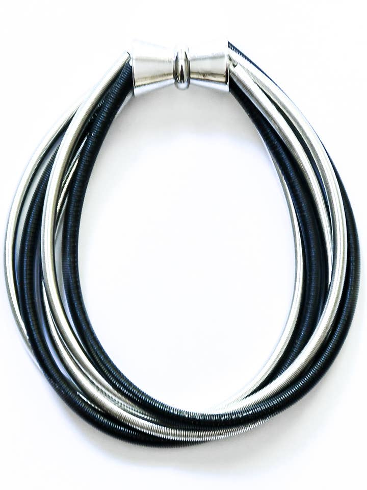 Zilveren en Zwarte 5-Strengen Draad Armband met Magneet voor wholesale door Sea Lily