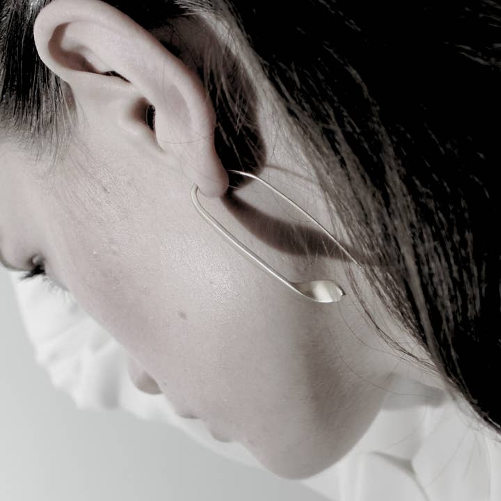 Dansk Copenhagen – Engroshandel Hængeøreringe og creoløreringe – Tara IN:STORE Swirl Earring Silver Plating