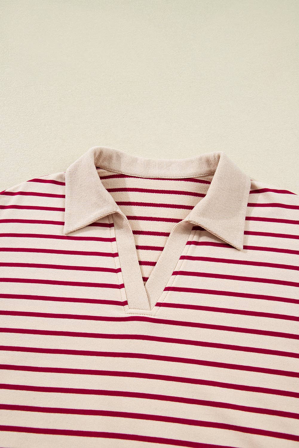 Rayures rouges Ensemble pull court à rayures et jupe mini boule en vente sur Faire7