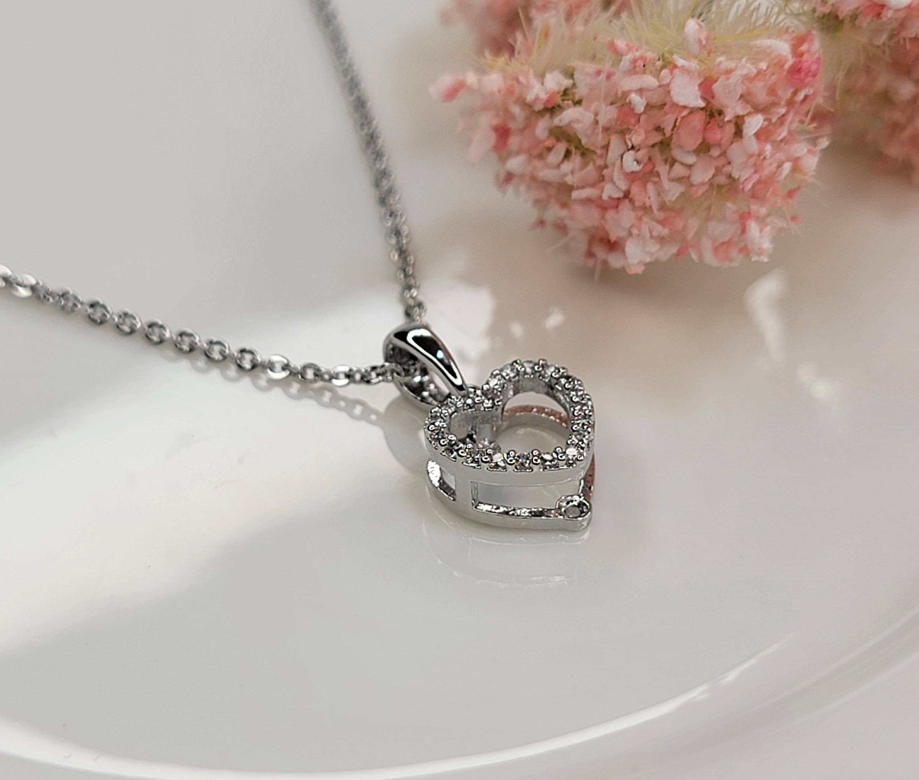 BETTYOH INC - Wholesale Pendant/Charm Necklace - CZ Small Heart Necklace2