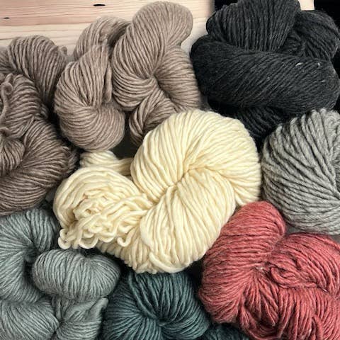 Imperial Yarn, LLC - Venta al por mayor Hilos - Klamath Premium Wool - Hilo grueso de lana merino17