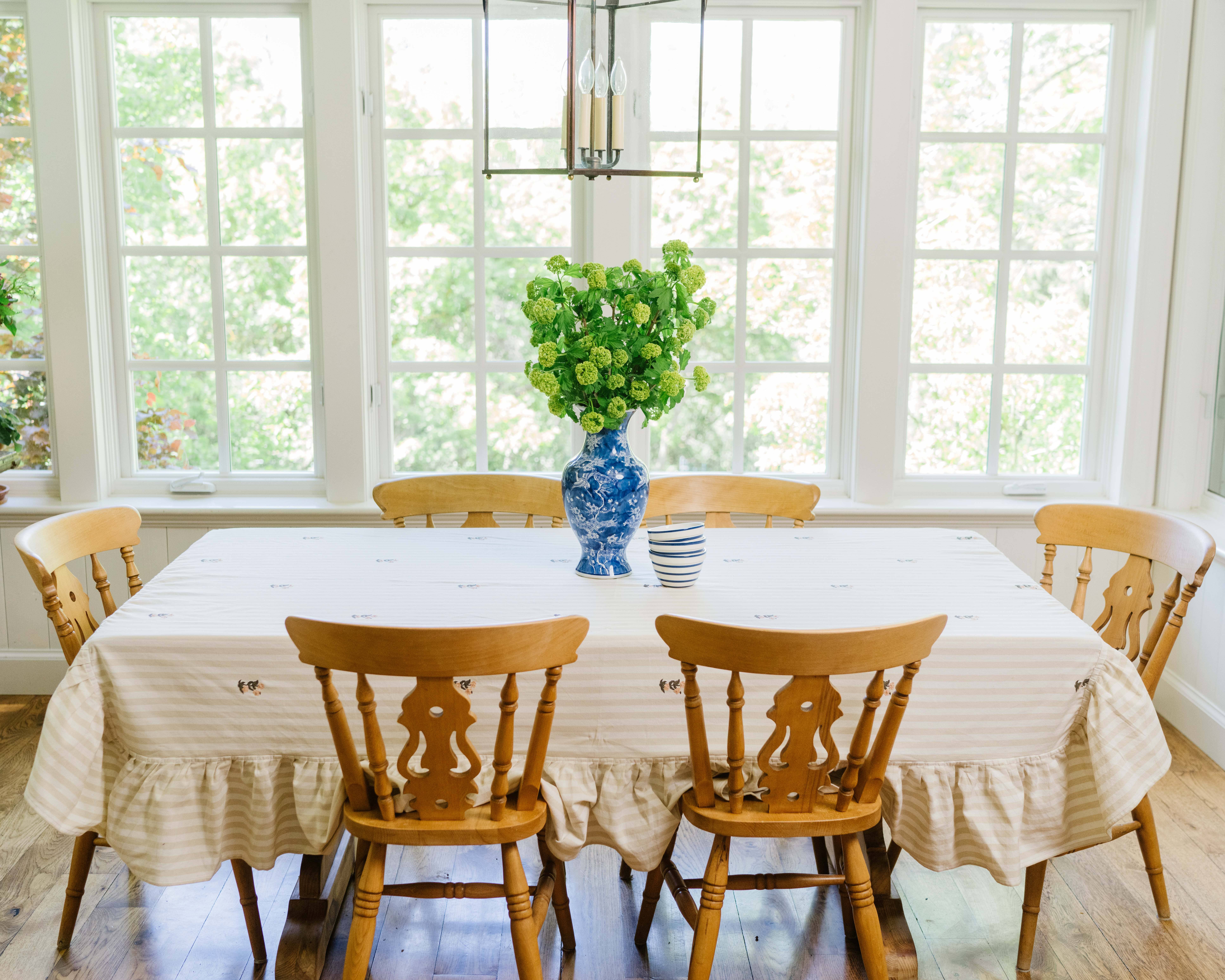 Galley and Fen – wholesale Tablecloth – Frances Ruffled Tablecloth2
