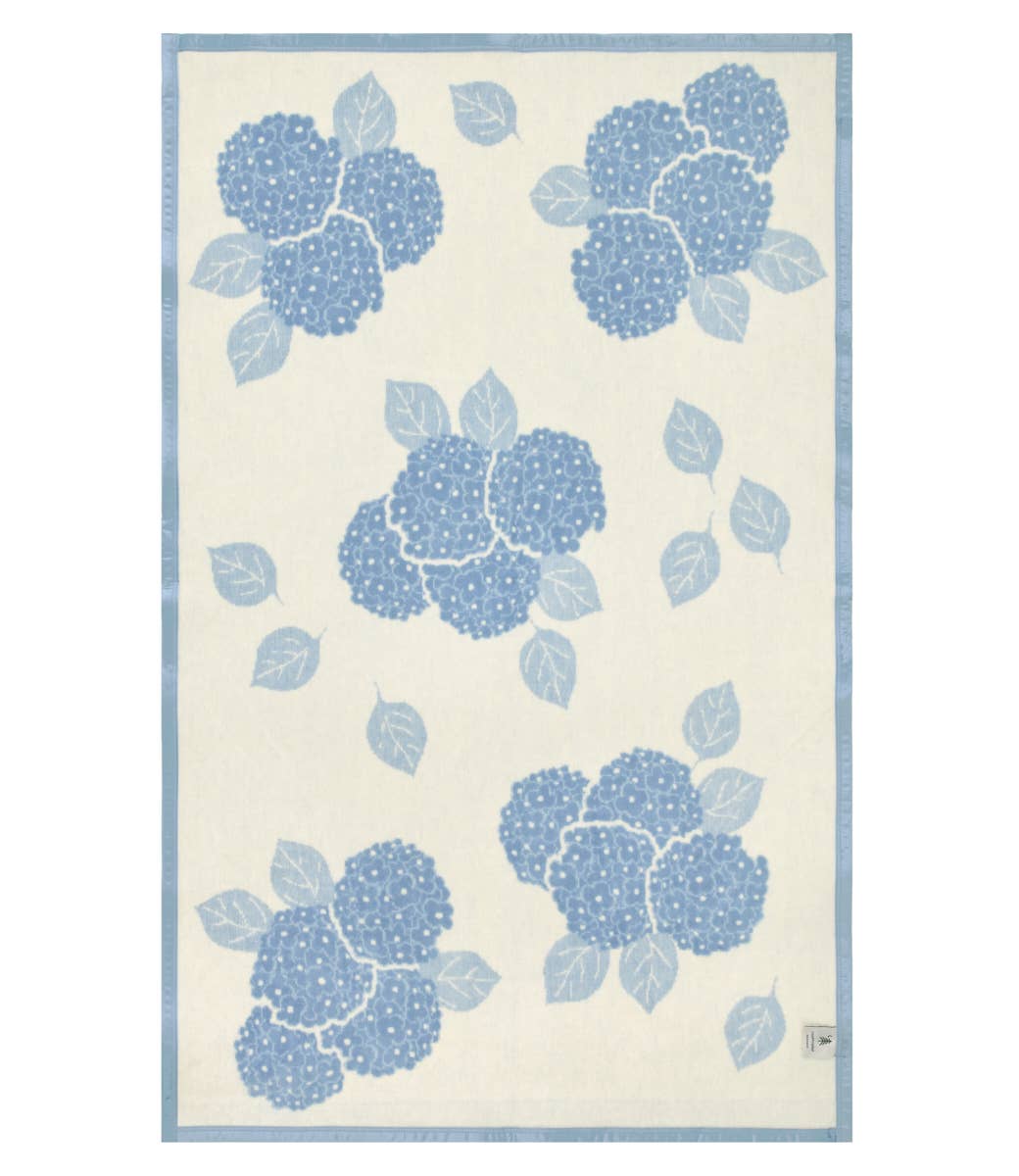 ChappyWrap - Wholesale Throw Blanket - Hydrangeas Bluebell Blanket11